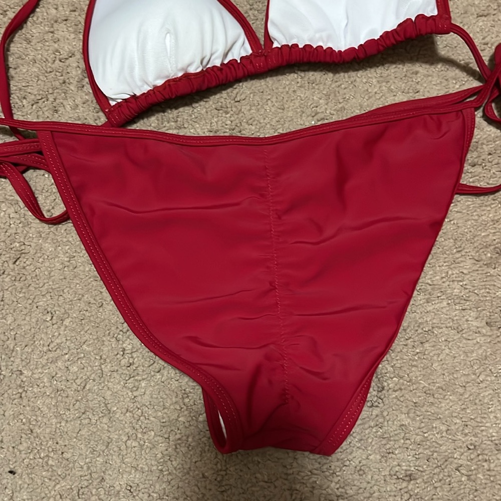 Red Triangle Bikini Set Size Medium - Picture 4 of 4